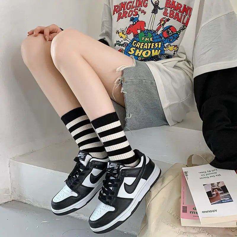 Casual Black White Striped Pile Socks